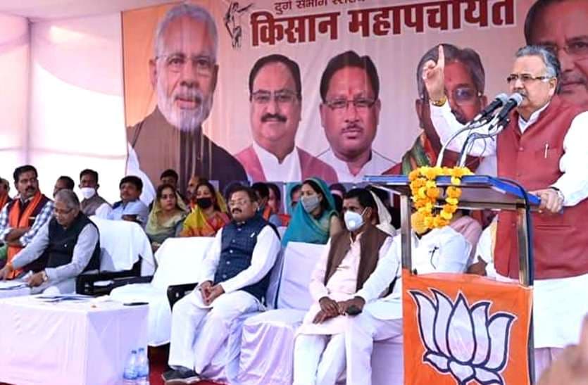 Video: अफसरों पर फूटा पूर्व मुख्यमंत्री डॉ. रमन सिंह का गुस्सा, देखिए कैसे दे
डाली तलवे न चाटने की नसीहत
