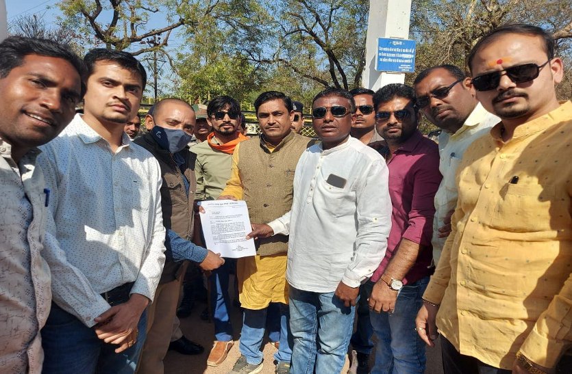 Video: सहायक प्राध्यापक भर्ती में अनियमितता के खिलाफ BJYM ने खोला मोर्चा, PAC
अध्यक्ष को बर्खास्त करने CM से की मांग