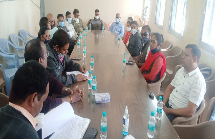 ट्रांसपोर्ट नगर में स्थित साईं प्रसाद की जमीन और बिल्डिंग एक करोड़ 58 लाख रुपए
में नीलाम