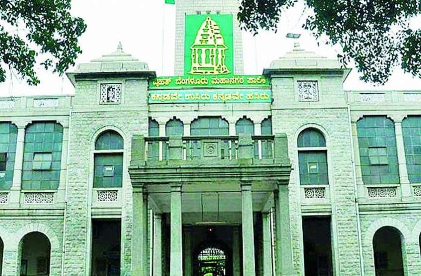 पालिका ने अतिक्रमण हटाना शुरू किया