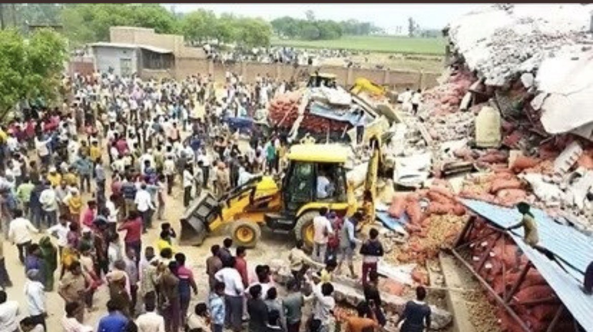 Video: यूपी के संभल में ढहा कोल्ड स्टोरेज, 25 मजदूर दबे, रेस्क्यू ऑपरेशन जारी