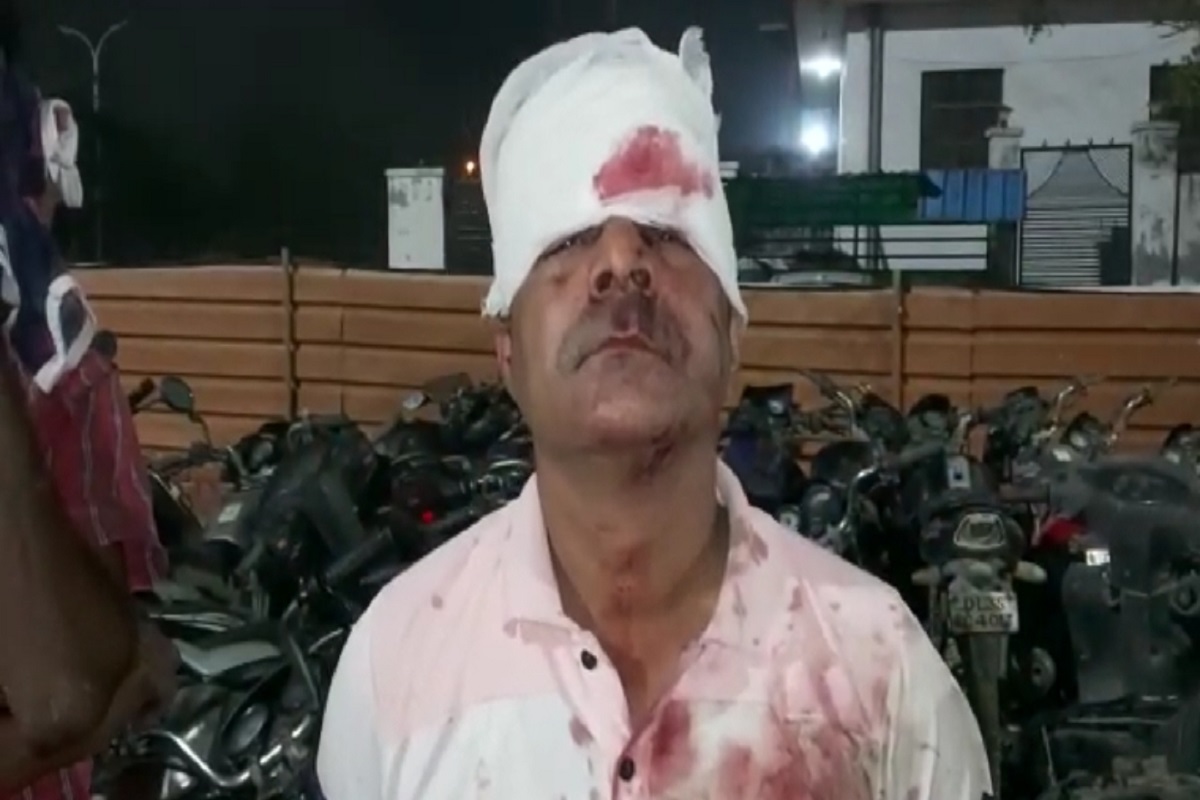 Video:1युवक के साथ 4 चार युवकों ने कि जमकर मारपीट
