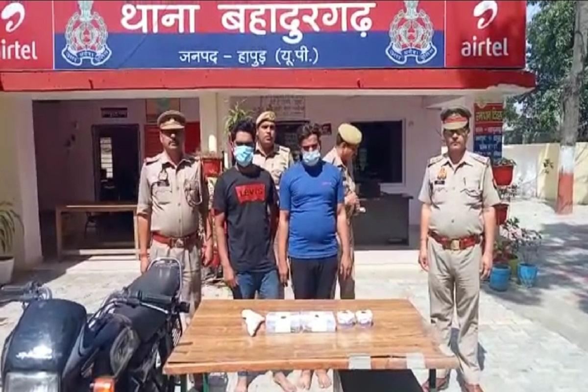 Video:पुलिस ने ज्वेलर्स समेत लुटेरों को गिरफ्तार किया