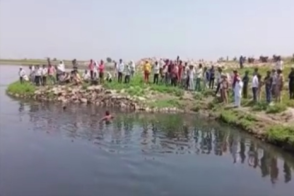 Video:पुलिस और एनडीआरएफ ने 3 दिन बाद, महिला के शव यमुना से बरामद किया