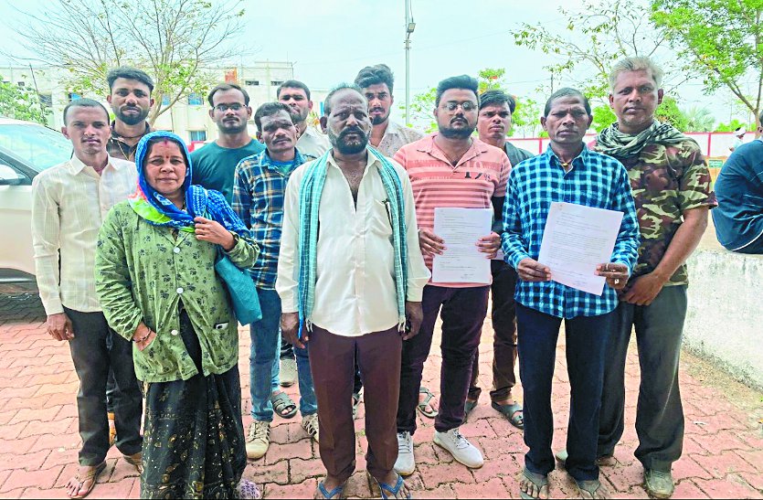 जीवन दीप समिति के कर्मचारियों ने कलेक्टर दर पर मानदेय मांगा