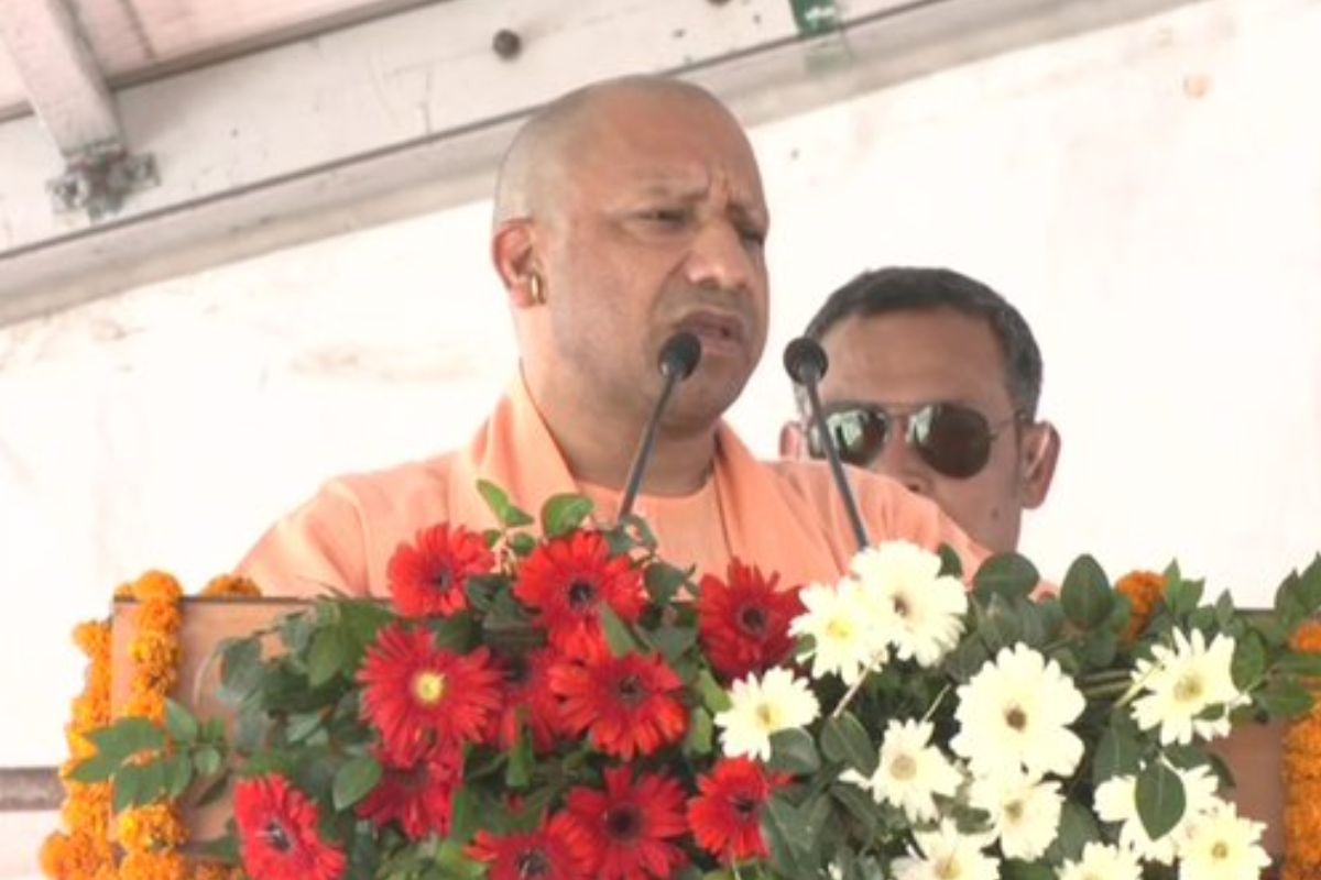 Nikay Chunav: गाजियाबाद में CM योगी बोले-परिवारवादी जब सत्ता में आते हैं, तो
तमंचावादी हो जाते हैं, देखें वीडियो