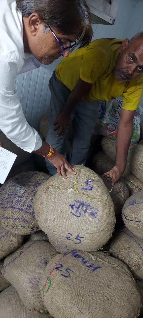 उन्हेल में बड़ी कार्रवाई ; कोल्ड स्टोरेज के चार चैंबरों में मिला 24 हजार 675
किग्रा मावा