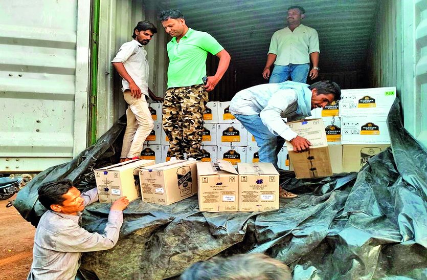 आगर ब्रेकिंग : पुलिस ने कंटेनर से पकड़ी 1 करोड़ रुपए की ब्रांडेड शराब