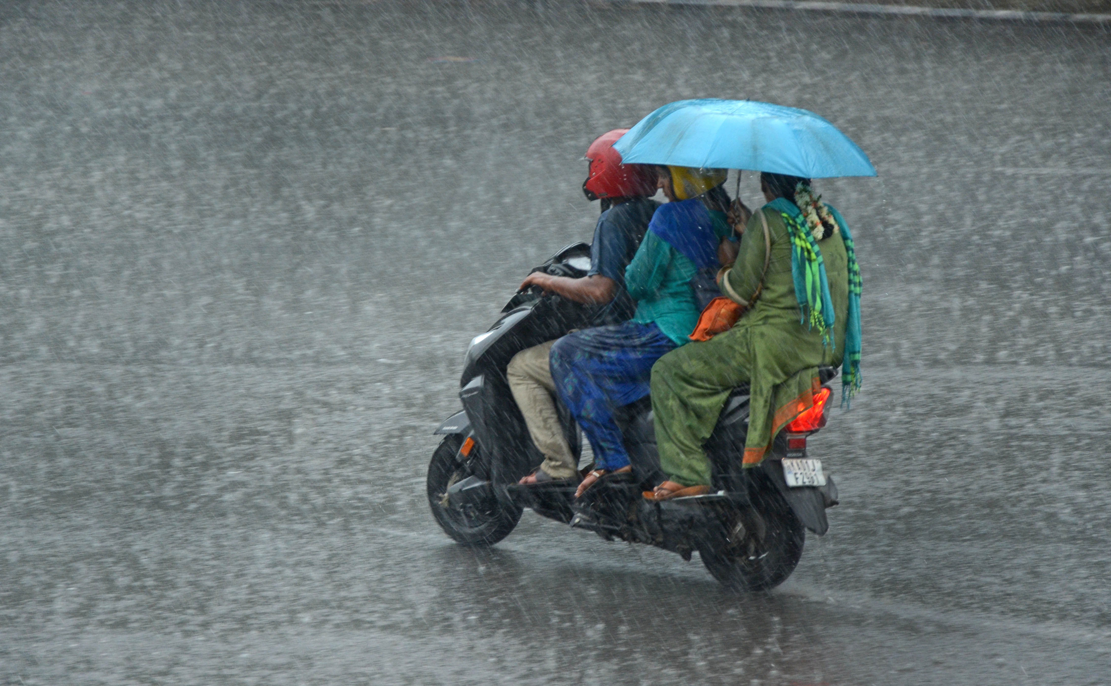 Weather update in bangalore: देखें वीडियो: बेंगलूरु में मूसलाधार बारिश के दौरान
गिरे ओले