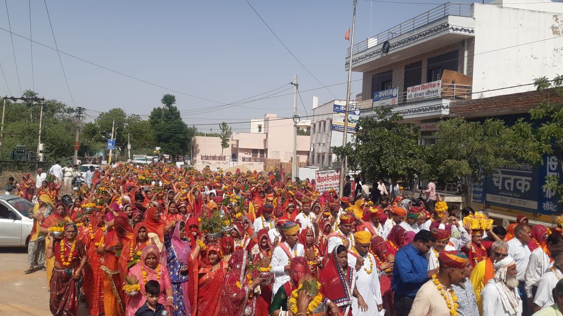 वीडियो : परबतसर में श्रीमद्भागवत कथा के शुभारम्भ पर निकाली विशाल शोभायात्रा