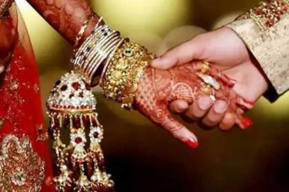 Amroha News: 35 लाख खर्च करके शादी की, ससुराल वाले 20 लाख और मांग रहे, राजस्थान
से घायल अवस्था में बेटी को लाए परिजन