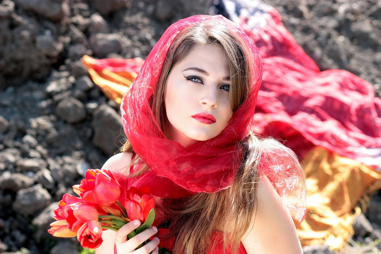 Summer Lipstick Guide: किस तरह हॉट सीज़न के लिए परफेक्ट लिपस्टिक का करें चयन,
जानें यहां