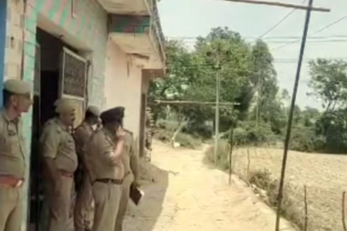 शादी में आईं थी दो मासूम बहनें, चाचा ने की घिनौनी हरकत, अब 30 घंटे से खोज रही
पुलिस