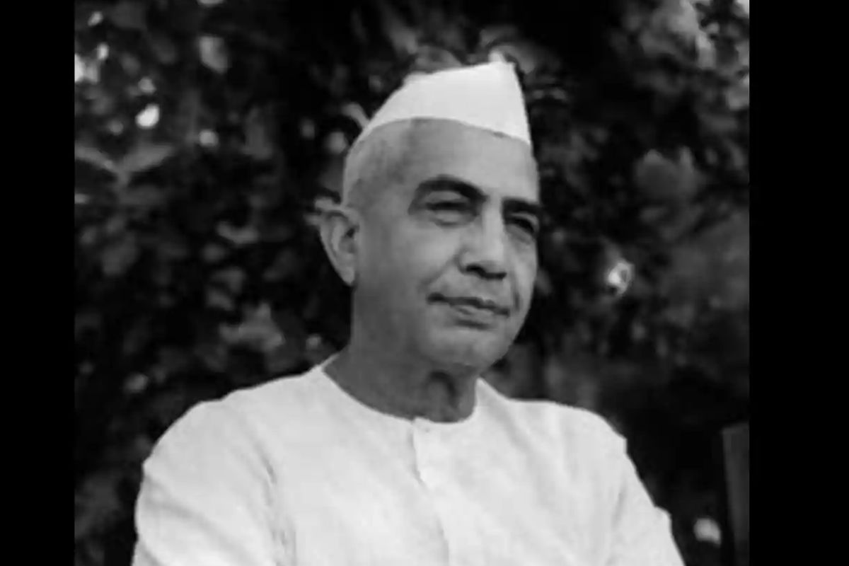 Chaudhary Charan Singh Death Anniversary: वो किस्सा, जब जेब कटने की रिपोर्ट
लिखाने थाने पहुंचे चरण सिंह