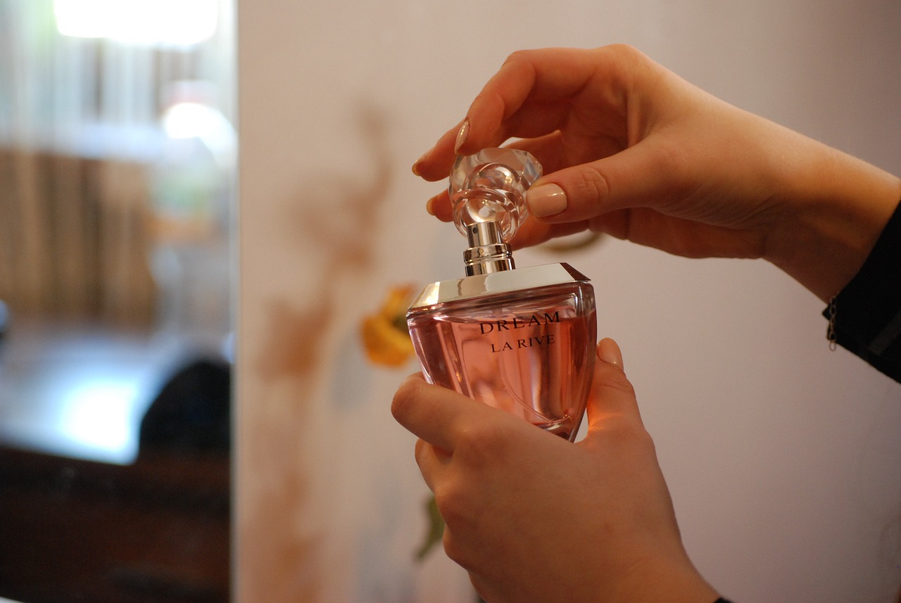 Choose the Perfect Scent: परफ्यूम खरीदते समय इन बातों का रखें ख्याल