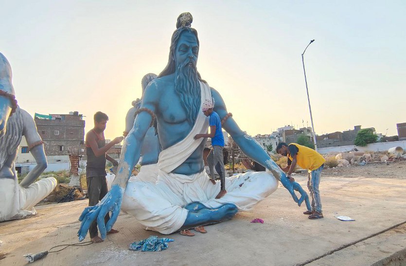 Video… तीन मंजिल से फेंकने पर नहीं टूटा स्ट्रक्चर और १० फीट से गिरकर बिखरीं सप्त
ऋषियों की प्रतिमाएं… सैंपल और मूर्तियोंं में अंतर था!