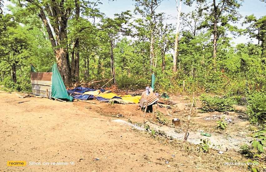 ग्रामीणों की तबीयत सुधरने की बजाए बिगड़ने लगी