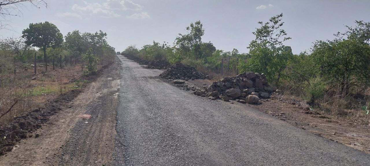 अमझरा मंडी से खजूरीकाल चौराहे तक बनाई जा रही सडक़ से मिलेगी राहत
