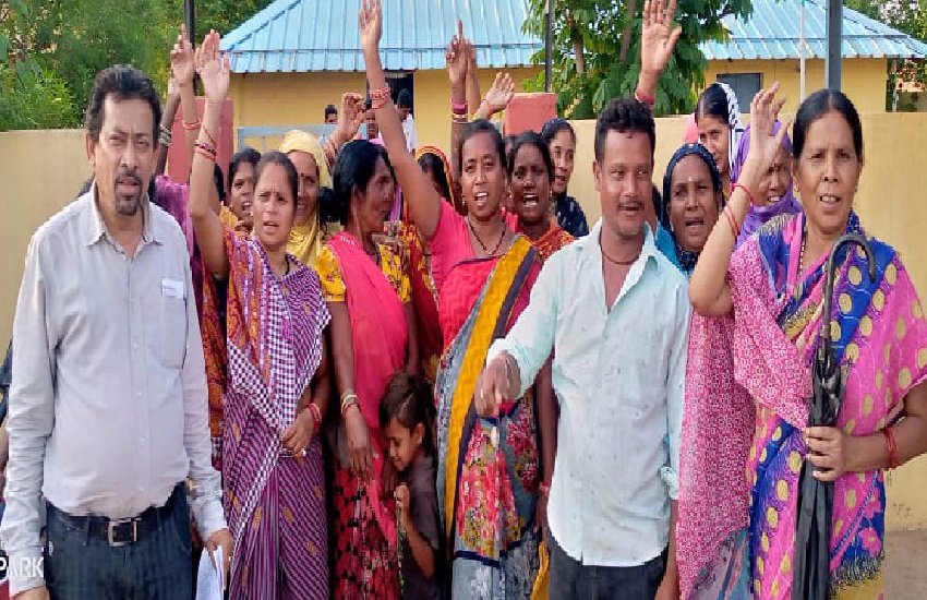 50 परिवारों को रेलवे ने दिया मकान खाली करने का नोटिस, लोगों में रोष