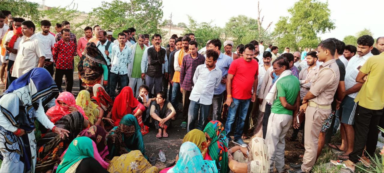 Video : मॉर्निंग वॉक पर निकले थे 6 लड़के, बेकाबू ट्रक ने मारी टक्कर, 2 की मौत, 4
घायल