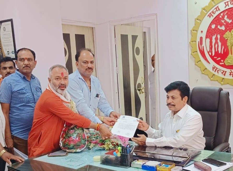 सिटी बस के खिलाफ आपे, चैंपियन, ऑटो रिक्शा यूनियन ने खोला मोर्चा