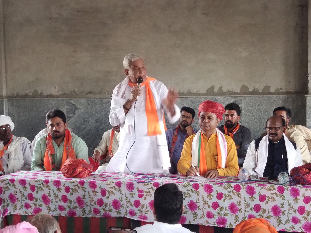 बाड़ ही खेत को खा जाएगी तो बचेगा क्यां : डॉ. किरोड़ी