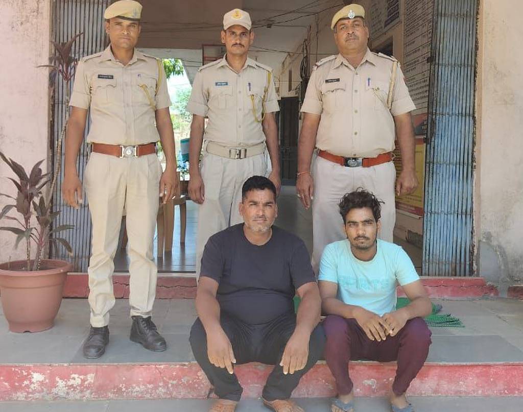 25 लाख रुपए की अफीम का सौदा करने जाने के दो आरोपी और सप्लायर महिला गिरफ्तार