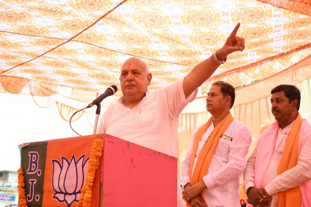 Sonbhadra video: सूर्य प्रताप शाही ने कांग्रेस पर बोला हमला,कहा हाथ के पंजे ने
हम लोगों को लूटा है