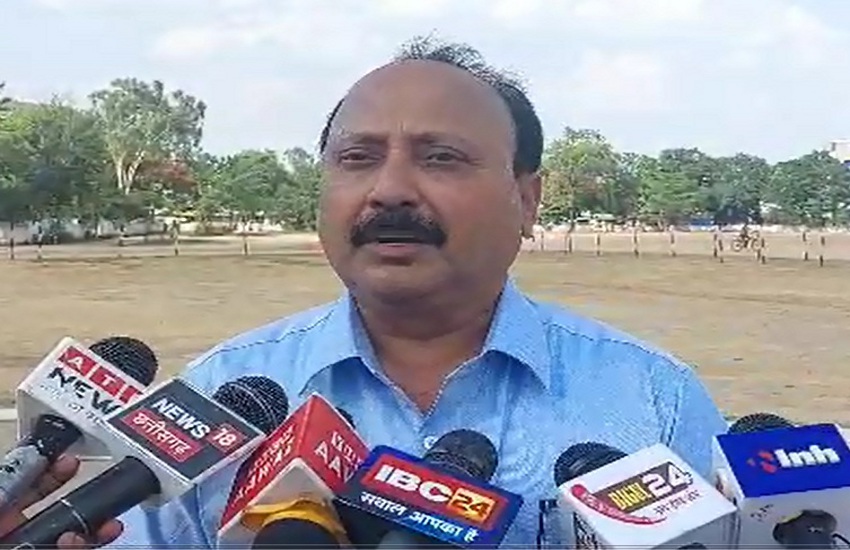 Video Story : टॉपर्स को मिली हेलीकॉप्टर राइडिंग, डीईओ बोले – कड़ी मेहनत से ये
मुकाम हासिल किया