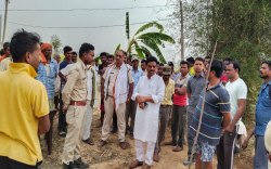 आंगन में सो रही महिला को हाथी ने आधी रात सूंड में लपेटकर उठाया, फिर पटका तो शरीर
के हो गए 3 टुकड़े, पहुंचे विधायक - image