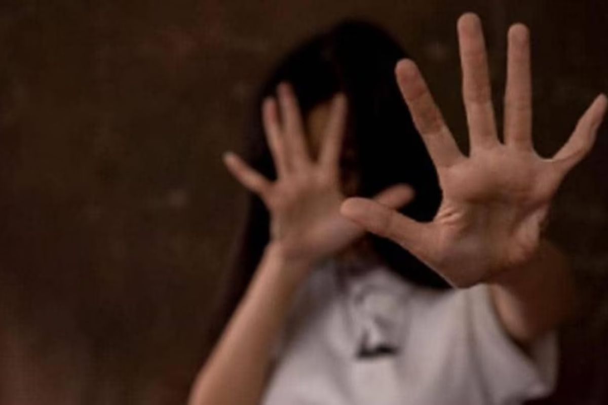 पिता को मारने की धमकी देकर 14 साल की बच्ची के साथ दुष्कर्म करता रहा चाचा, ऐसे
खुला राज