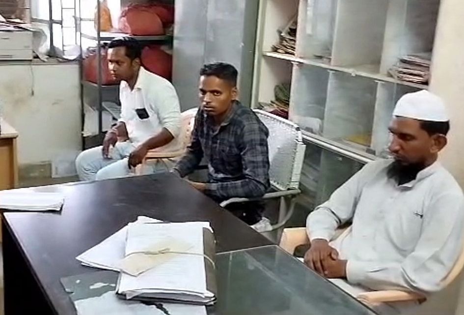 उपखंड अ धिकारी कार्यालय का वरिष्ठ सहायक घूस लेते गिरफ्तार