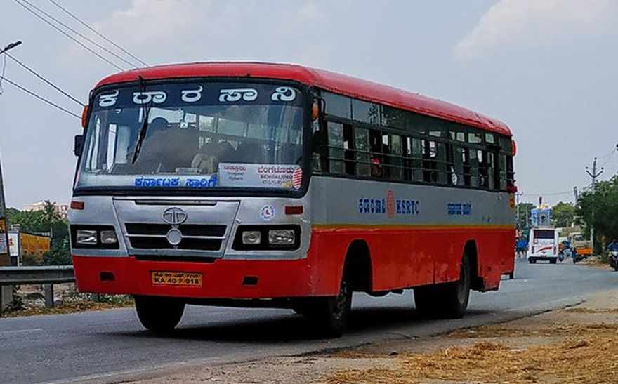 बारह घंटों में पौने छह लाख महिलाओं ने किया निशुल्क सफर