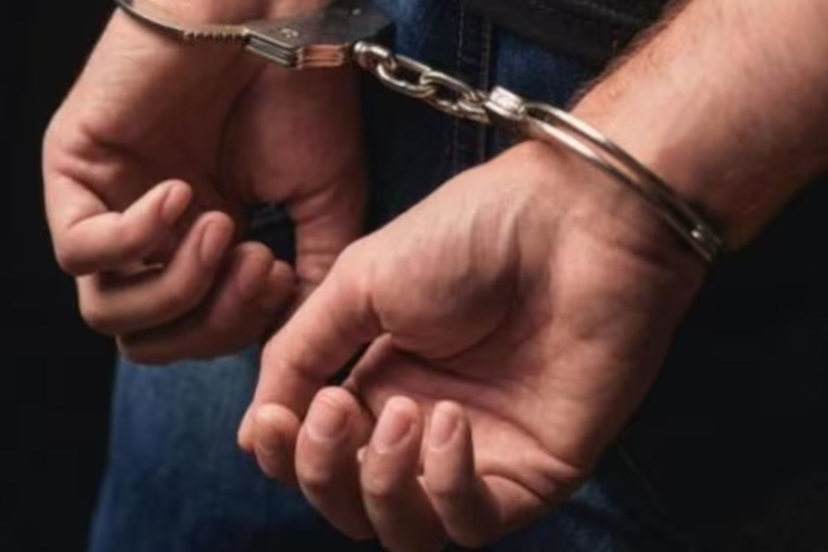 Crime News: मेडिकल कराने लेकर पहुंची पुलिस, आरोपी हथकड़ी समेत अस्पताल की दीवार
कूदकर फरार