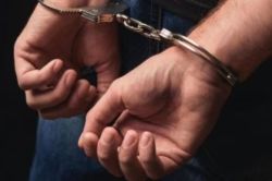 Crime News: मेडिकल कराने लेकर पहुंची पुलिस, आरोपी हथकड़ी समेत अस्पताल की दीवार
कूदकर फरार - image