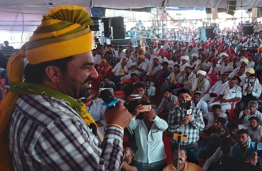 बजरी माफियाओं पर बरसे सांसद बेनीवाल…हल्ला बोल में सरकार के सामने अब रख दी यह
मांगें