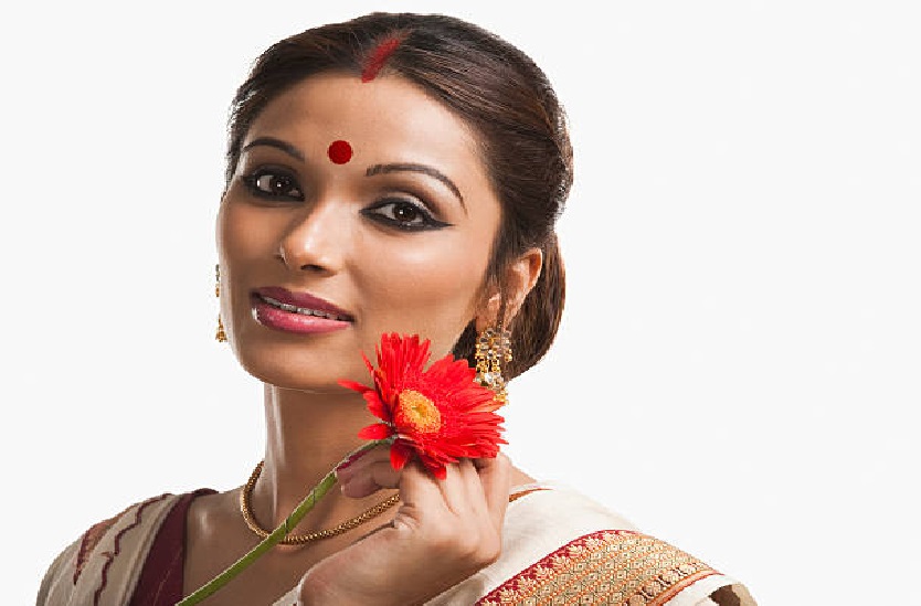 Eye मेकअप को लॉन्ग लॉस्टिंग ऐसे बनाएं