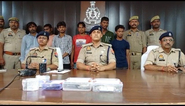 Mirzapur video:अंतर्जनपदीय टप्पेबाज गिरोह के 06 सदस्य गिरफ्तार, एसपी ने किया
खुलासा