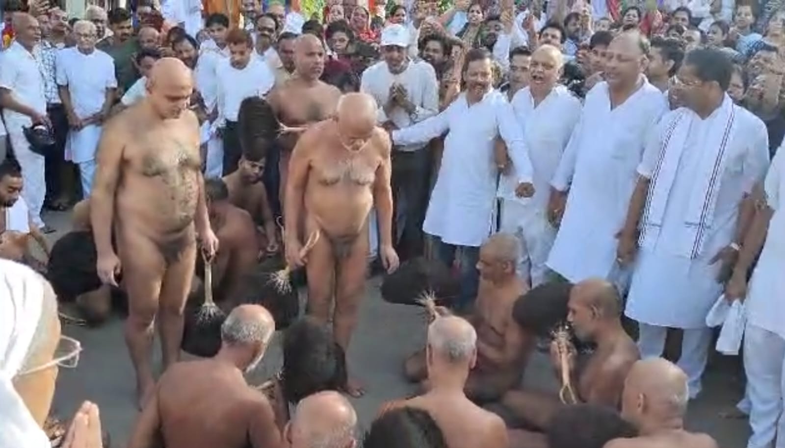 प्रभु की आराधना करने के लिए कई चातुर्मास गुजर जाएंगे : मुनि समय सागर