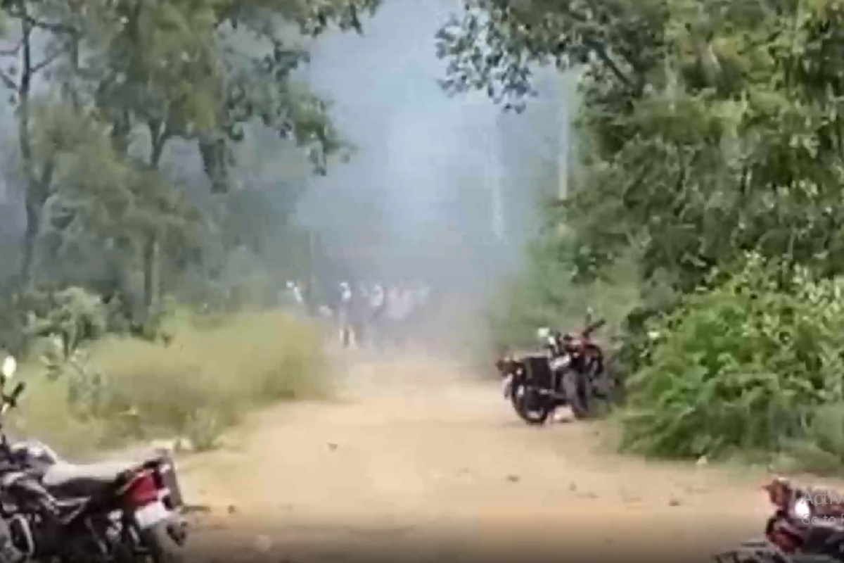 Video : पश्चिम बंगाल पंचायत चुनाव नामांकन में झड़प, कहीं पथराव तो कहीं चलीं
गोलियां