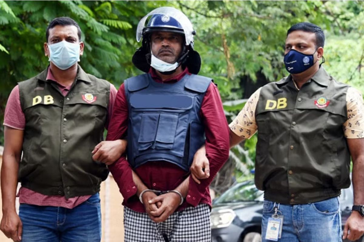 Crime News: 19 साल पहले किया था पीएम हसीना के काफिले पर हमला, अब किया गया
गिरफ्तार