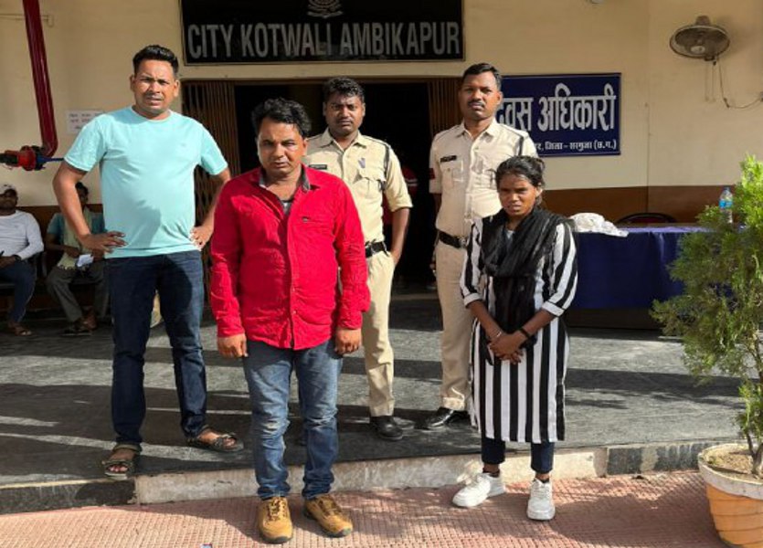 Video: युवती को बेचने से पहले कर रहा था कोर्ट मैरिज, जमकर हुई धुनाई, पुलिस ने
युवक-युवती को किया गिरफ्तार