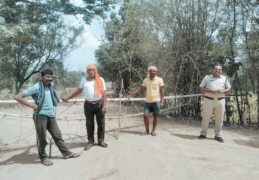 लिबरा वाटरफॉल के रास्ते पर पुलिस ने लगाया बैरिकेड, किशोरी की डूबकर हुई थी मौत,
मारपीट भी