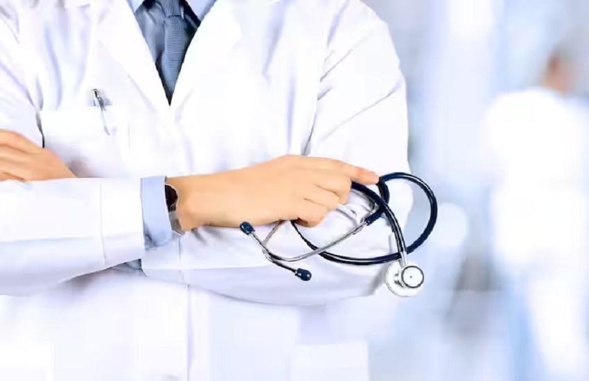 हेल्थकेयर सेक्टर में करें ये कोर्स, बन जाएगा भविष्य