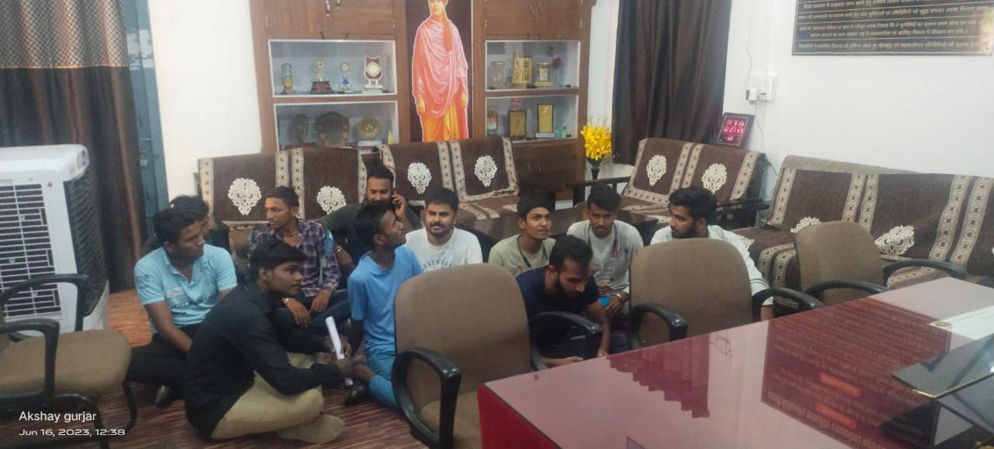 Video News… अम्बेडकर का नया बैनर लगाने एनएसयूआई ने कॉलेज प्राचार्य कक्ष में दिया
धरना