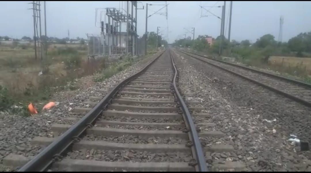 गर्मी से आड़ी-तिरछी हो गई थी पटरी, बढ़ता तापमान देख अलर्ट पर रेलवे