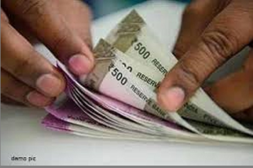 #Bribe : वाहन चालकों से अवैध वसूली, एसएएफ आरक्षक ने मांगे पांच लाख रुपए