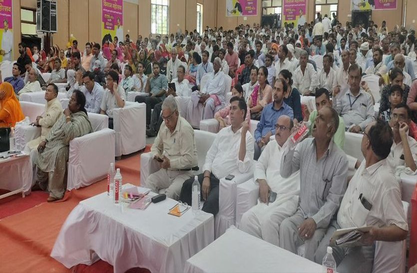 Cm Ashok Gehlot: एक क्लिक पर खाते में आए 8 करोड़ 26 लाख