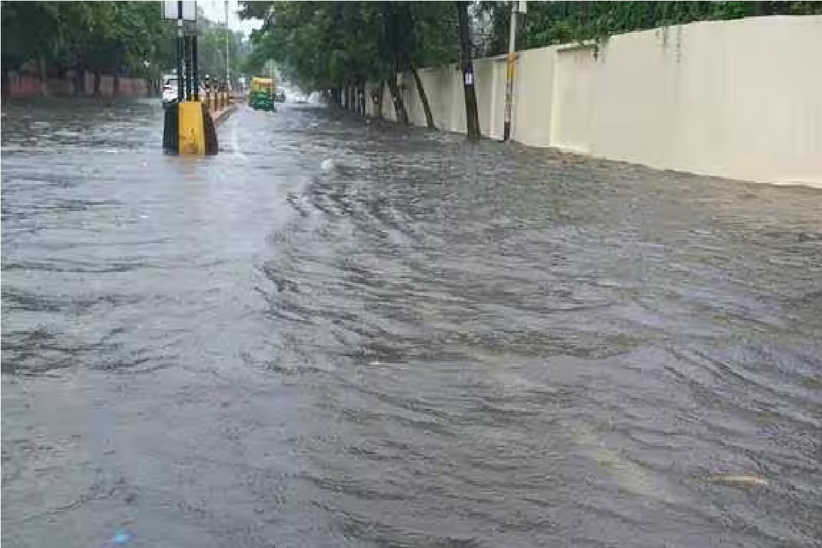 Cyclone Biparjoy effect waterlogging in many areas due to heavy rains watch
video imd weather, देखें विडियो