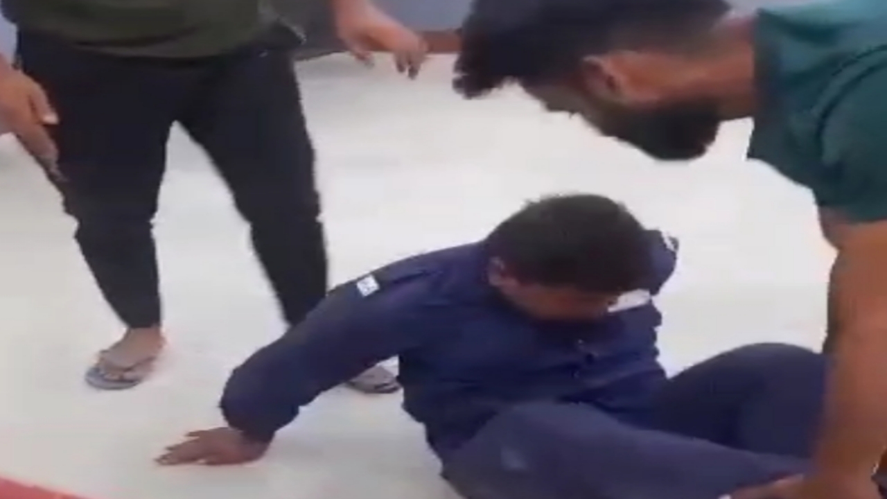 बृजभूषण के समर्थक को हरियाणा के बाउंसरों ने बिहार में पीटा, ट्रेन में लादकर भेजा
घर